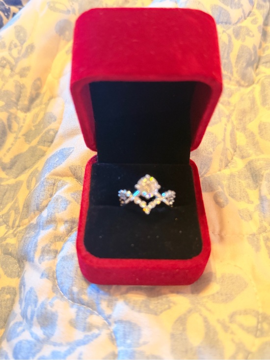 Jewelry - Moisonitte Sterling Silver Size 6